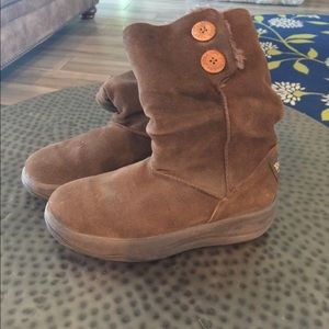 Chocolate brn, suede Sketcher tone-fur lined boots